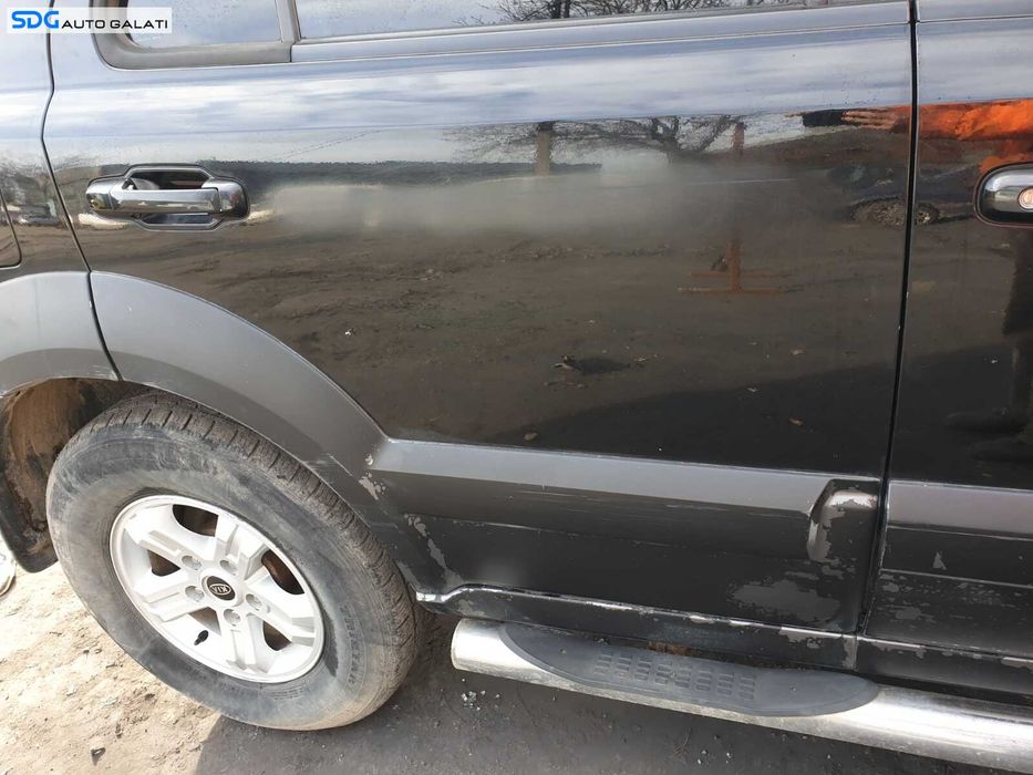 Usa Usi Portiera Portiere Dreapta Spate Dezechipata cu Imperfectiuni Kia Sorento 2002 - 2009 Culoare YC [C8146] (o dunga matuita,un punct infudat)