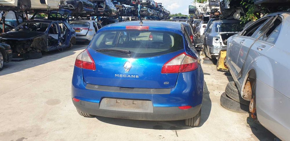 Dezmembrez Renault Megane 3 1.5 DCi an 2009