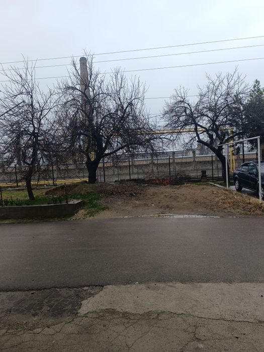 Продается участок Мирзо улугбекский район у железной дороги кабельный