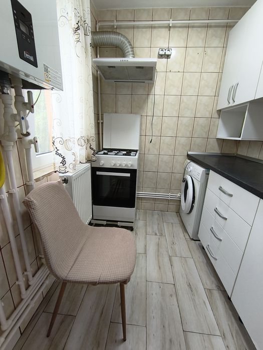 Închiriez apartament