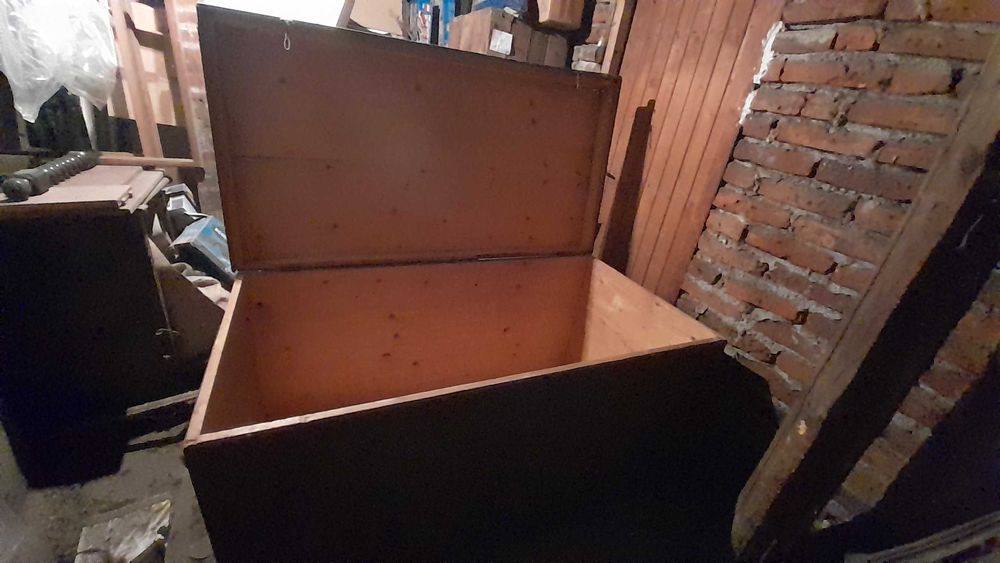 Антични дървени сандъци