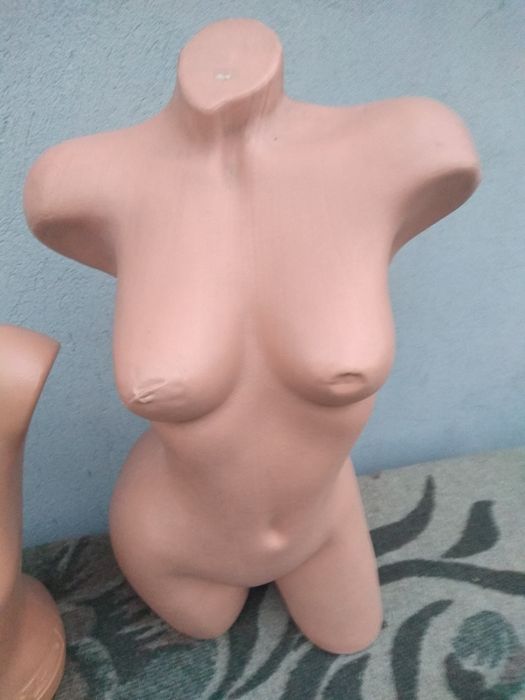 Женски манекени торове ,два броя .