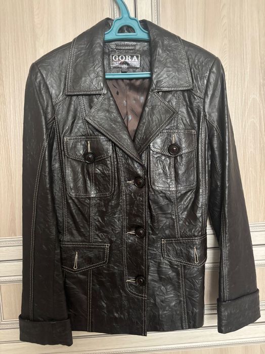 Приталенный кожаный пиджак