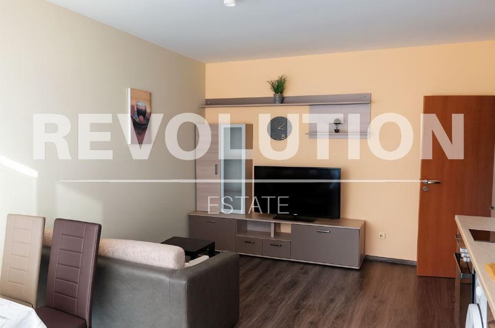 Дава се под наем Двустаен апартамент в Варна, Левски - 40 кв.м за 425 € - Снимка #2