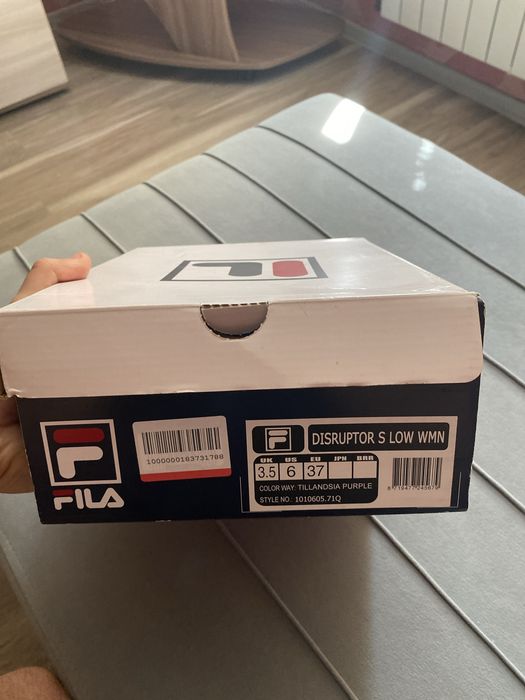 Продам кроссовки Fila Disruptor