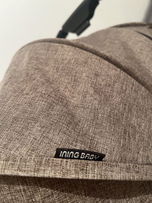 Каляска очень удобная легкая