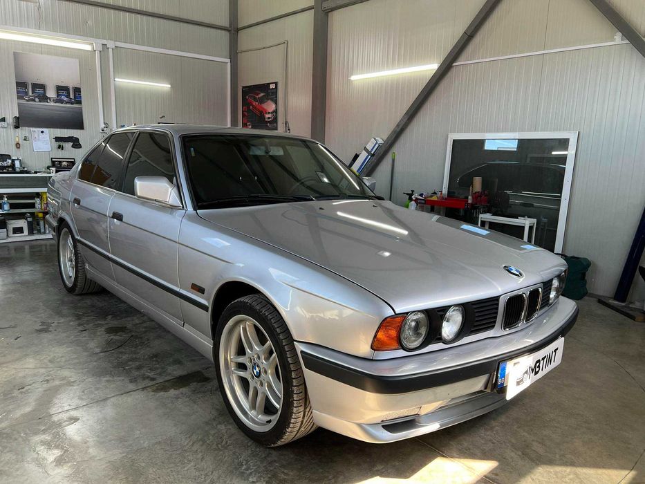 Затъмняване на автостъкла/полиране/фолиране на фарове/Защитно фолио