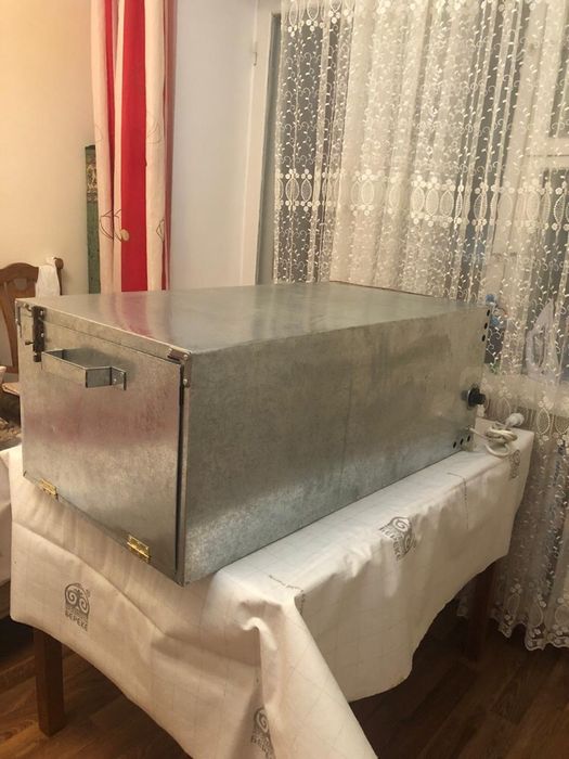 Печь духовка жарочный шкаф новая 220 вольт