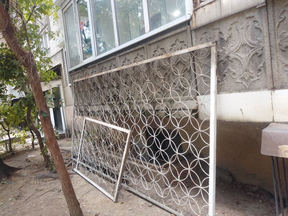 Продам решетку для балкона