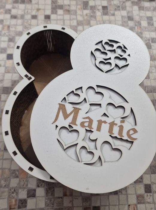 Cutie cadou ziua îndragostiților, 1 și 8 martie personalizată