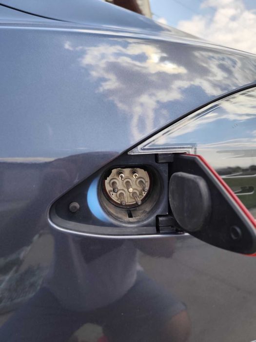 Tesla Model S ремон на заряден порт 1022621-10  pin housing Тесла