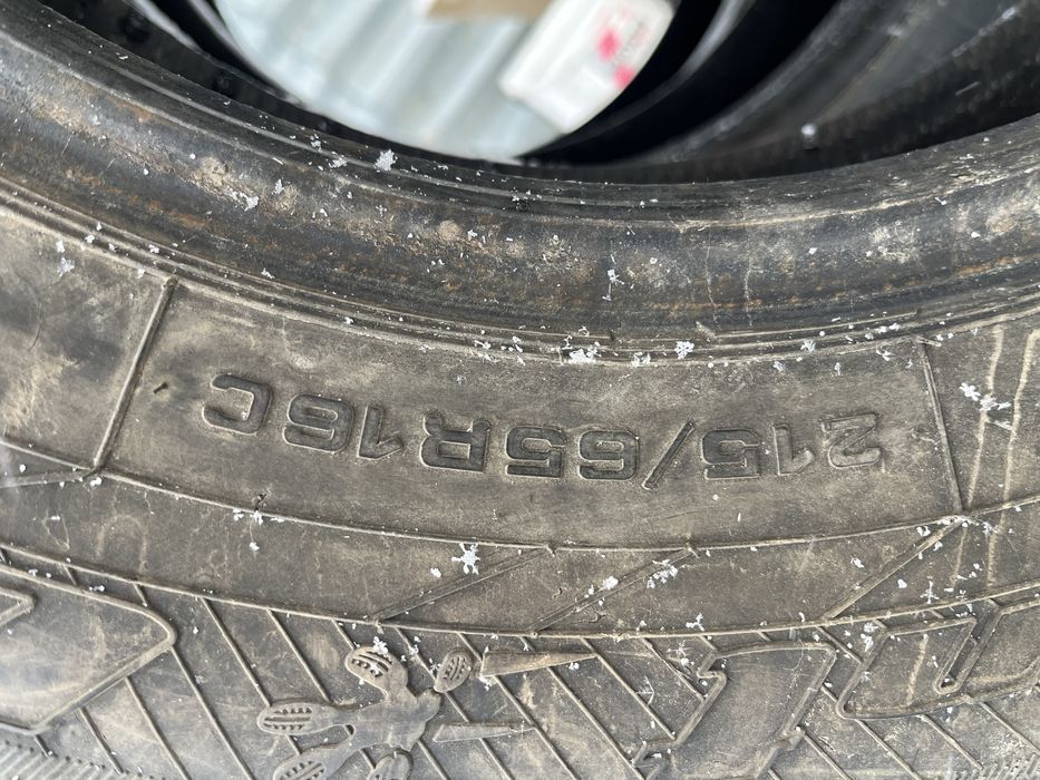 Зимние шины 215/65 R16