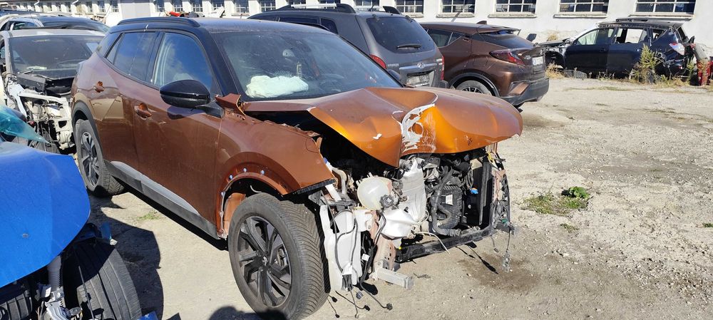 Peugeot 2008 катастрофирал бракуван