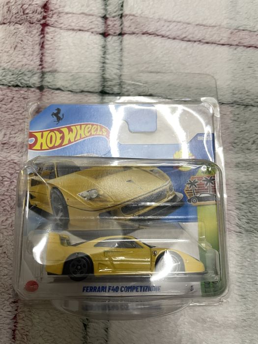Hotweels машинка Ferrari F40