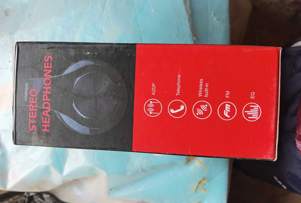 Нови безжични слушалки модел ST-422  зелени