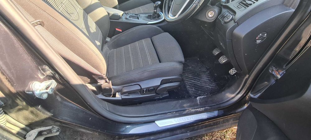 Opel Insignia, на части.