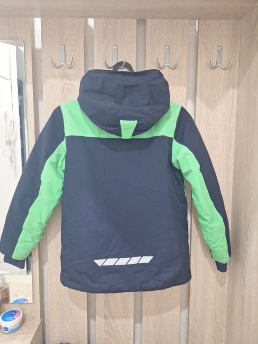 Продам зимную куртку