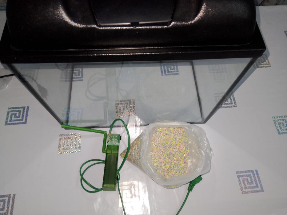 Продаётся Аквариумы.1)30л.2)35л.