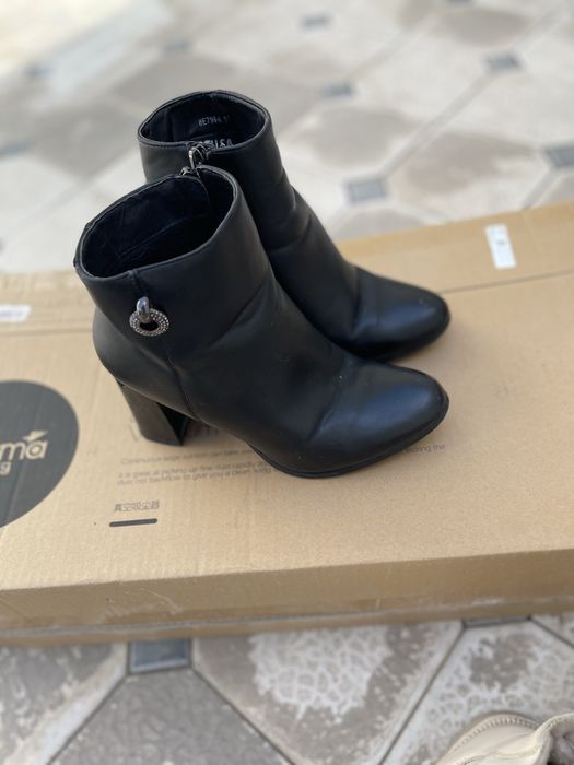 Демисезонные женские сапоги