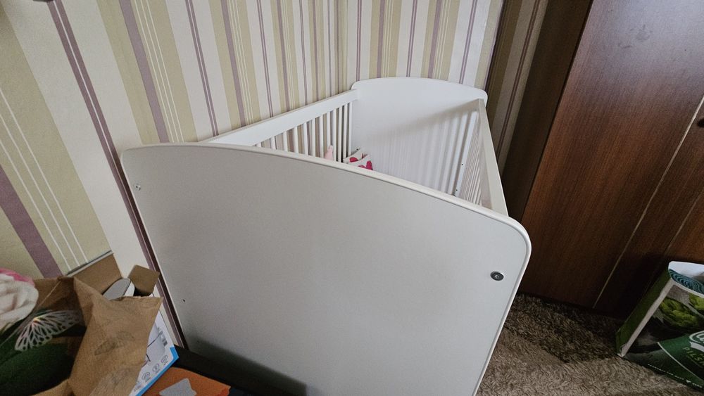 Дървена кошара за бебе