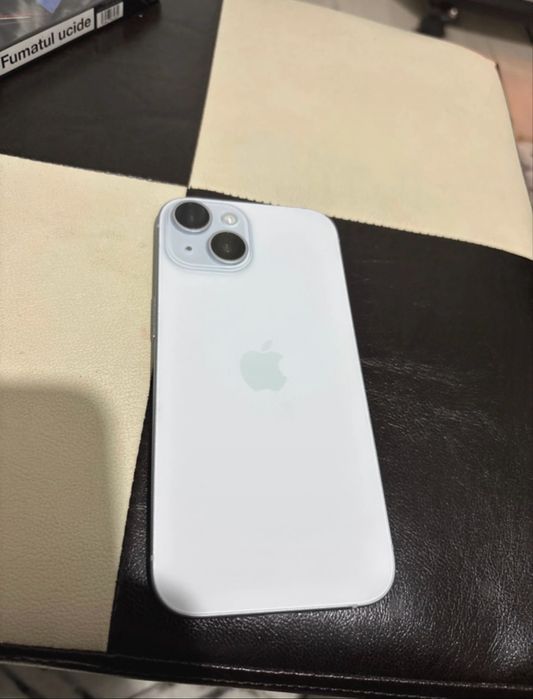 Vand iphone 15 pentru piese recarosare