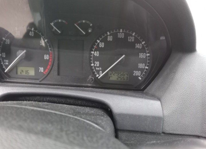 Skoda Fabia 2005 – 1.2 benzină + GPL – pornește la sfert – PREȚ MIC