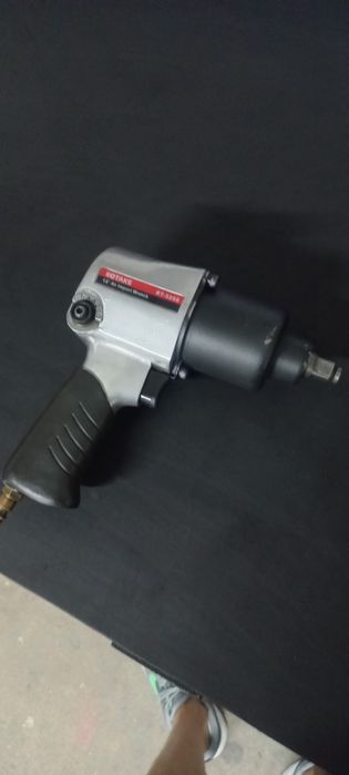 Ударен пистолет и бояджийски пистолет