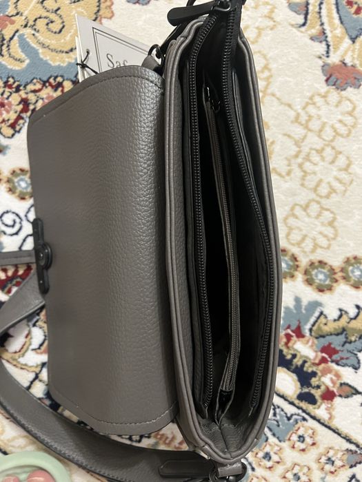 Продаю женскую сумку