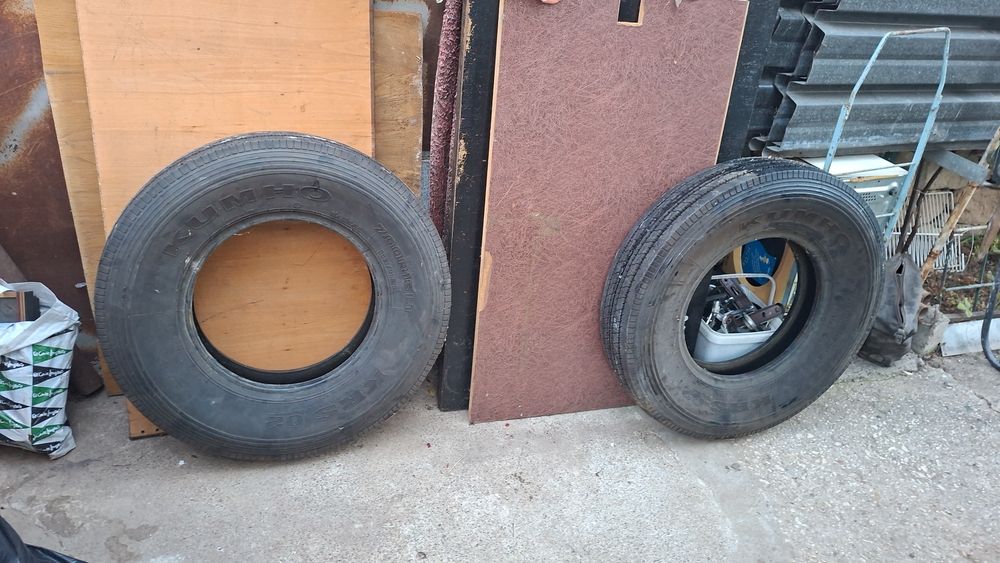 2 бр нови гуми потходящи за трактор