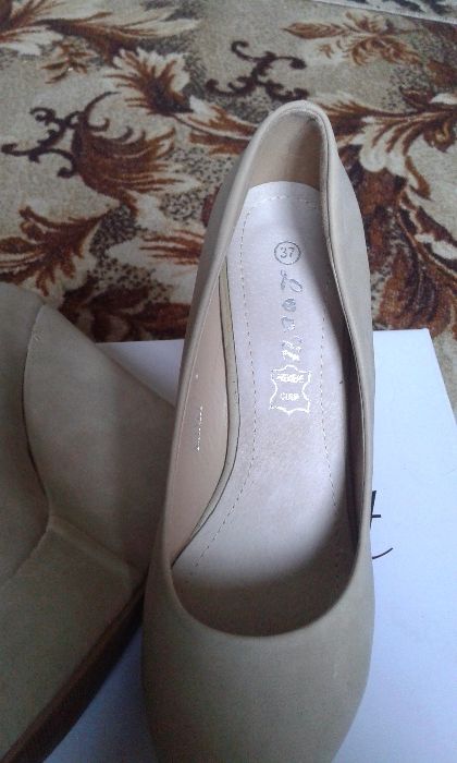 Продавам дамски обувки