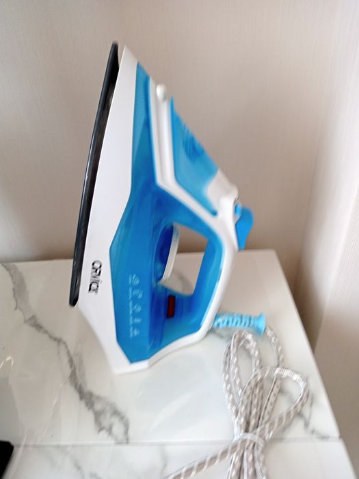 Утюг новый синий