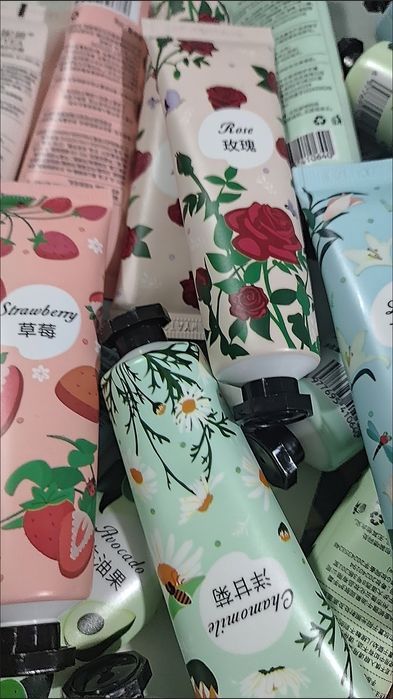 Ayollar uchun orginal kosmetika