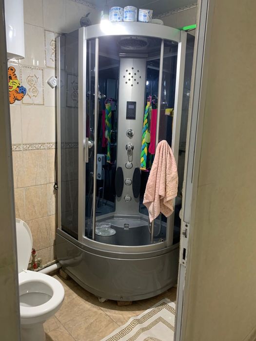 Самал мөлтек ауданында 3 бөлмелі пәтер жалға беріледі