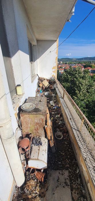 Почистване на мазета,тавани,апартаменти, къщи,тераси,хамали