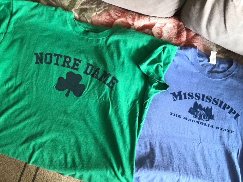 Две оверсайз футболки