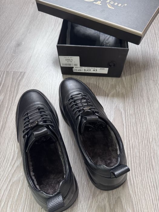 Зимние кожаные турецкие кроссовки 43р