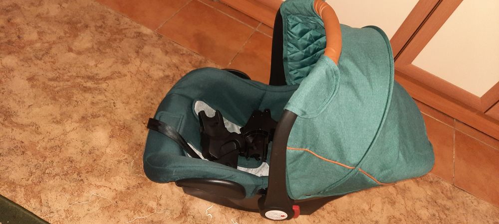 Продаю коляску 3 в 1