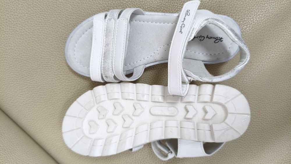 Босоножки кожанные.Kari.