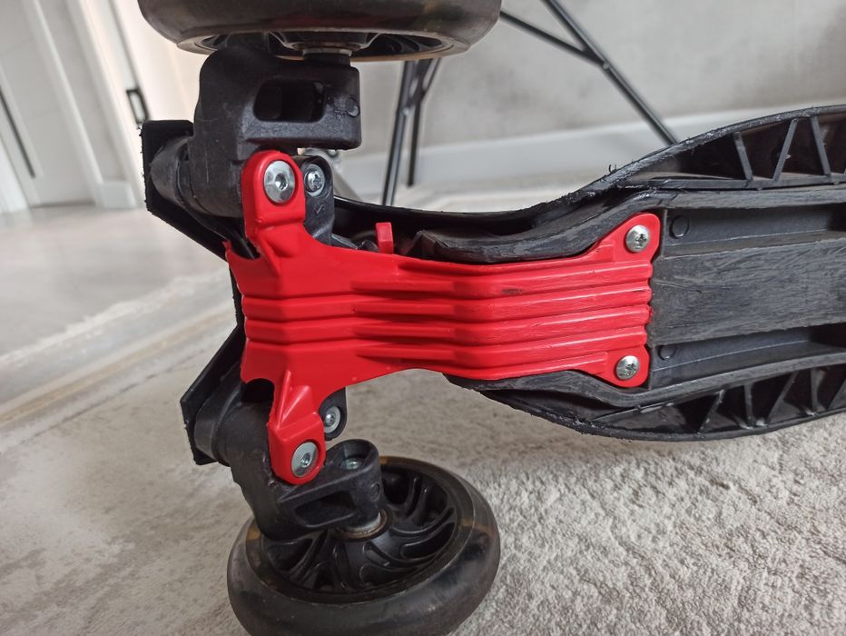 Самокат детский с наклоном поворота