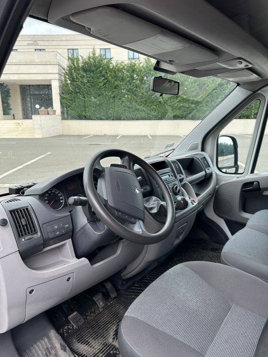 Vand Peugeot  Boxer echipat cu service mobil roti camioane/turisme/dub