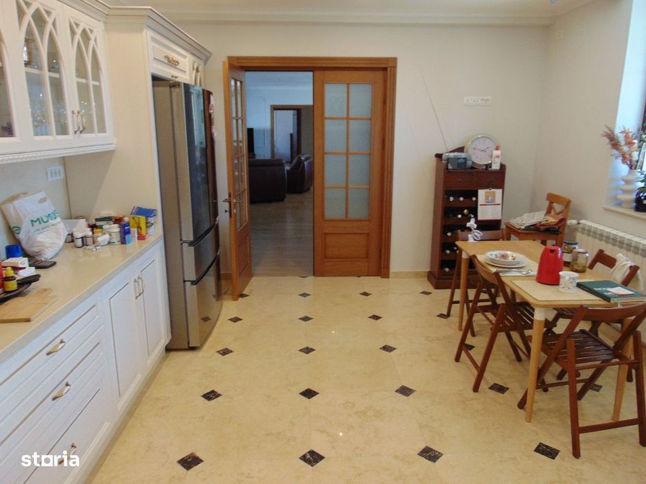 FARA COMISIOANE padure Vila LUX cu 7 camere 4 bai 2 terase pe 1600mp