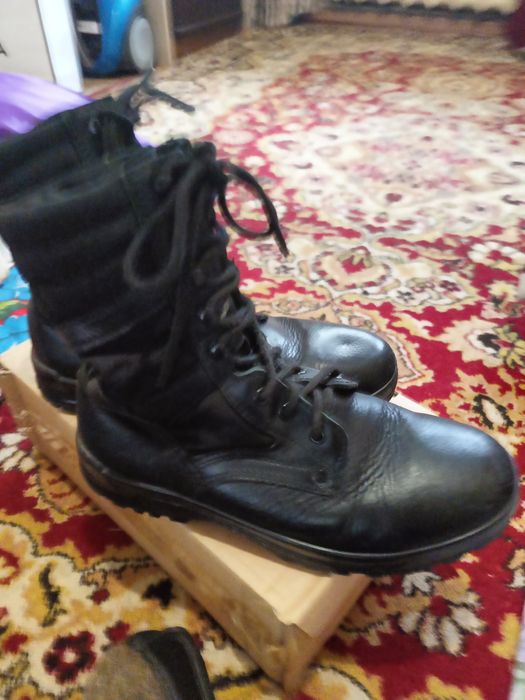 Берц обувь сатылады