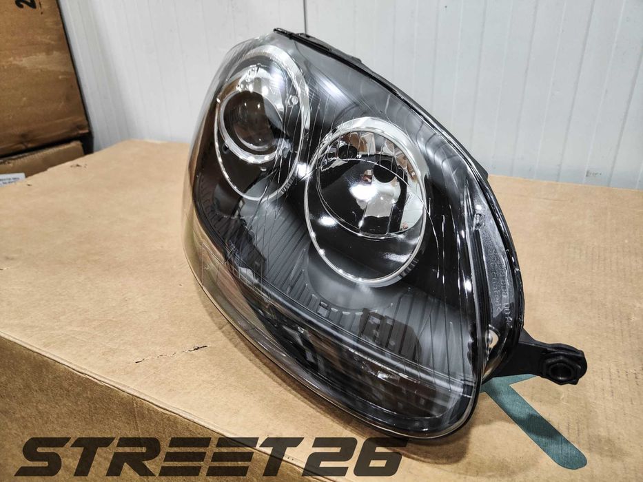 Faruri VW Golf 5 V MK5 (2003-2007) Jetta (2005-2011) R32 Design Negru