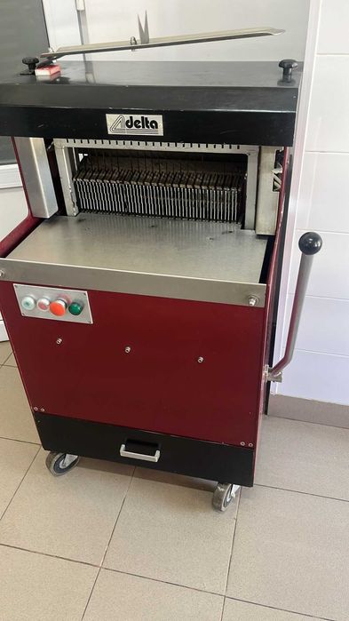 Feliator paine /cozonac/crutoane