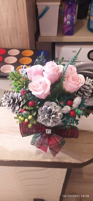 ухаещи луксозни рози за Вашият празник