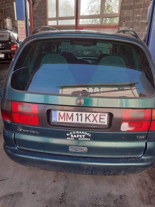 Dezmembrez Vw Sharan 1.9 tdi automat