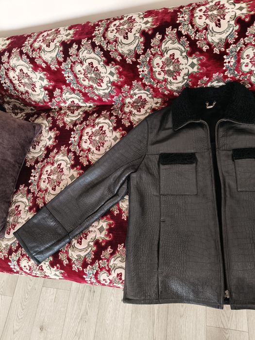 Продам куртку кожанную