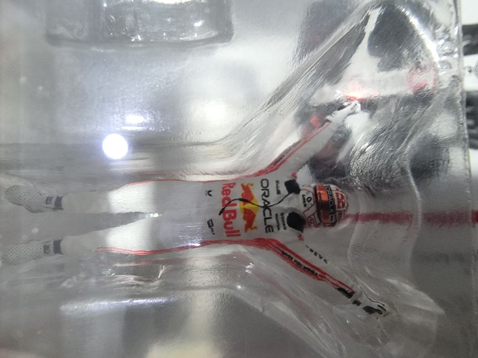 Red bull rb21 japanese gp winner Max Verstappen 1:43 spark