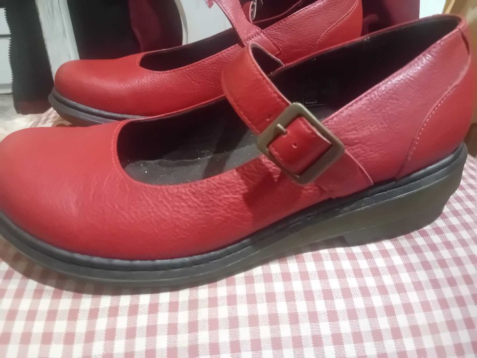 Кожени обувки " dr.martens"