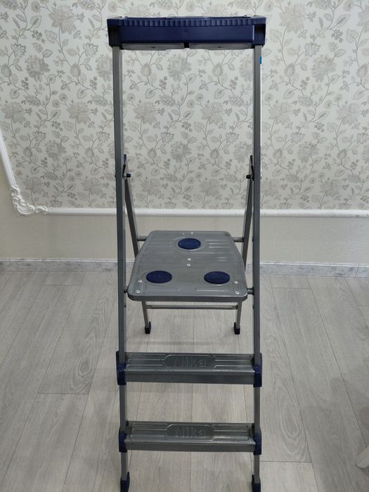 Продается стремянка лестница